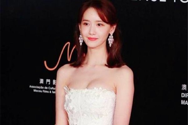 林允儿真被司机强视频图片 为事业隐忍过去噩梦