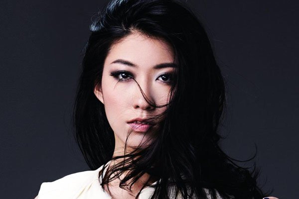 曲婉婷为什么被叫曲婊 比自己大那么多的男人鬼混没有好名声