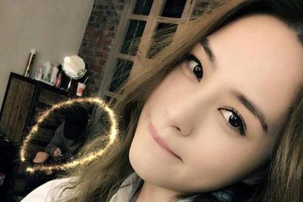 阿娇电脑照片 陈冠希看完片之后和女明星们实践并拍摄