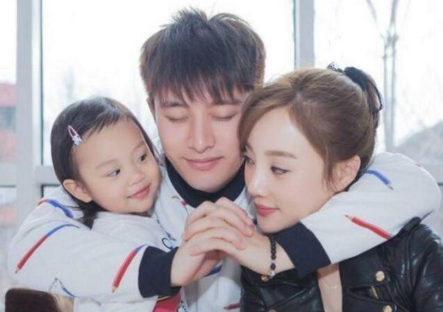 李小璐现在什么情况在干嘛 李小璐离婚了吗现在的丈夫是谁
