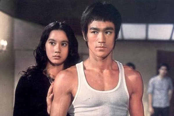 李小龙死亡真相死因 和丁佩一天8次什么意思