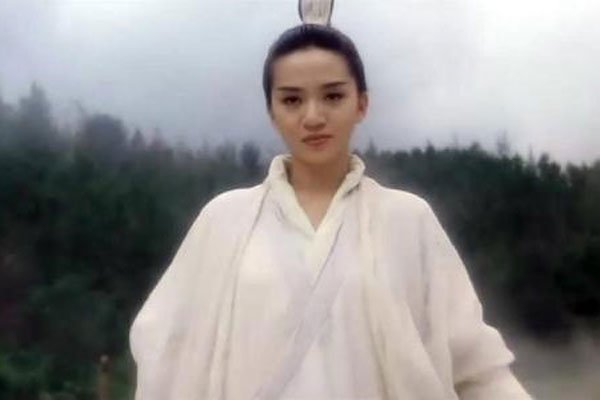 梅艳芳穿纸尿裤都是血 得了癌症引发肺功能衰竭最后的演唱拼了