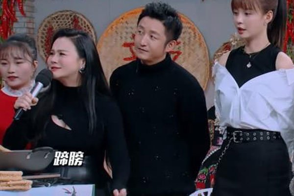 邹市明年收入多少 邹市明老婆身材傲人好性感