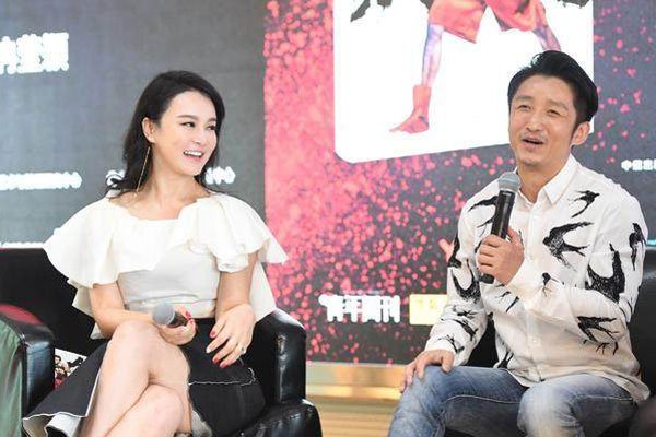 邹市明年收入多少 邹市明老婆身材傲人好性感