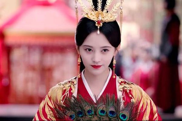 鞠婧祎被富豪扒上衣胸多大 刷屏了这么久终于记住她