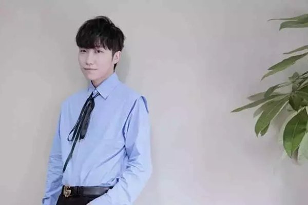 许嵩抖音最火的歌 本来以为过气了如今歌曲被数万人翻唱