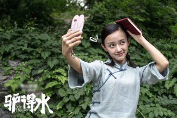 卜冠今为什么资源那么好被叫影后 看她片场的情况好像明白了一点