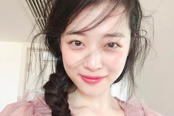 real雪梨片段时间段 单单看她的胸就知道是一个少女了