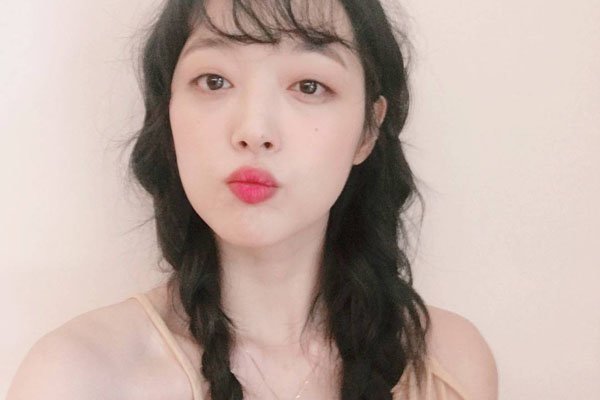 real雪梨片段时间段 单单看她的胸就知道是一个少女了
