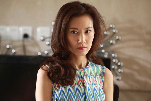 演员高露是靳东的妹妹吗 哥哥人气当红妹妹反而无人关注