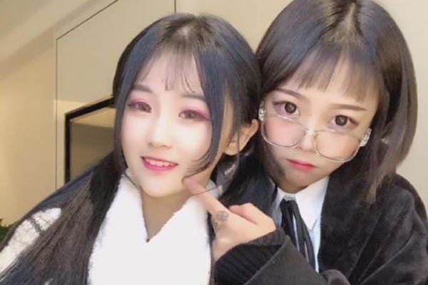 杨清柠顾茜茜的同框照怎么回事 顾茜茜送杨清柠的aj