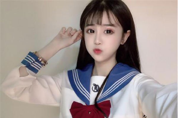 杨清柠顾茜茜的同框照怎么回事 顾茜茜送杨清柠的aj