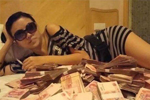 富婆需男友一晚28次 中年妇女欲可怕榨干牛郎
