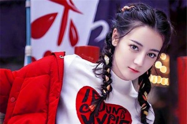 迪丽热巴光着全身图片 好像大众更愿意相信这些女星不干净