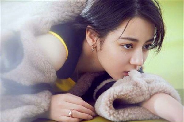 迪丽热巴光着全身图片 好像大众更愿意相信这些女星不干净