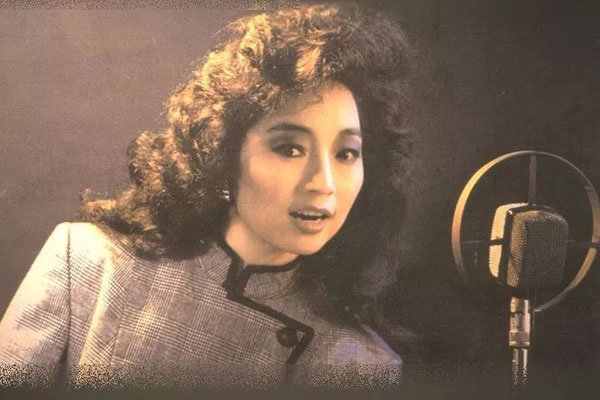 徐小凤的歌曲经典老歌个人资料 徐小凤和邓丽君谁的地位高