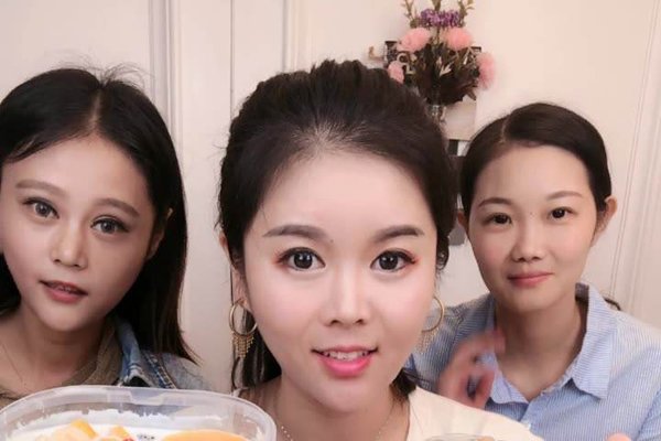 大胃王红姐怎么回事为什么不直播了 网友爆料住院了好像是胃癌