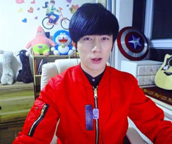 李明霖李宏毅是什么关系 是亲兄弟吗关系怎样