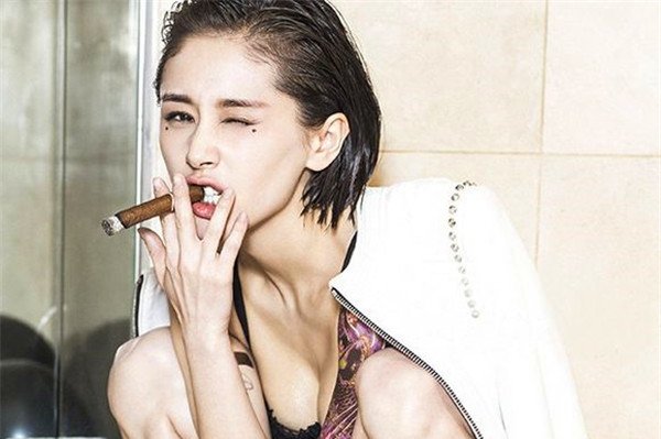 男人装脱得最彻底女星男星排行榜 王子文男人装福利图