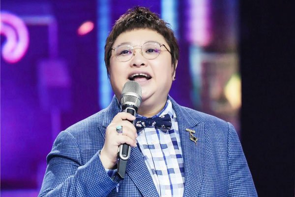 韩红老公照片大全 没结婚许志安接吻怎么回事