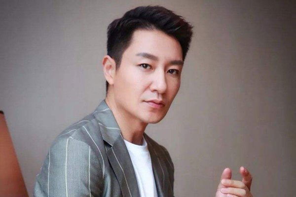 李宗翰个人资料简介 脸怎么了那么僵硬