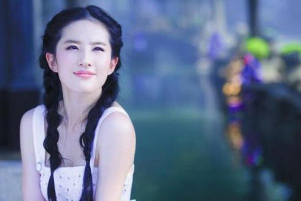 刘亦菲是美国国籍吗 改回中国国籍了吗