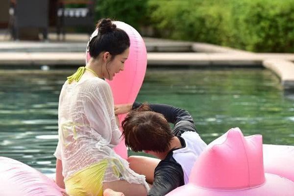 李沁魏大勋综艺节目公开恋情是真的吗 如今和魏大勋传绯闻可是杨幂哦