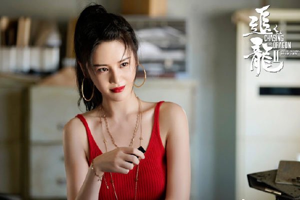 邱意浓最大胆的一场戏 追龙2遮胸照用身体勾引富豪