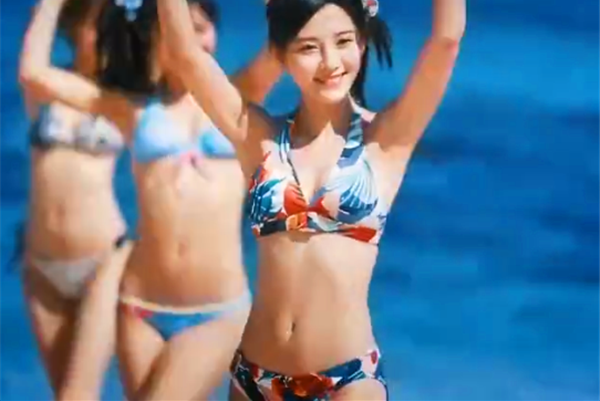 鞠婧祎被扒胸罩的视频经过 夸张定位惹人瞠目