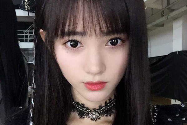 鞠婧祎被扒胸罩的视频经过 夸张定位惹人瞠目