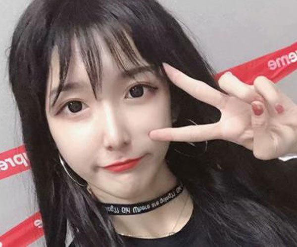 网红艾比是男是女 女生都自愧不如的伪女神