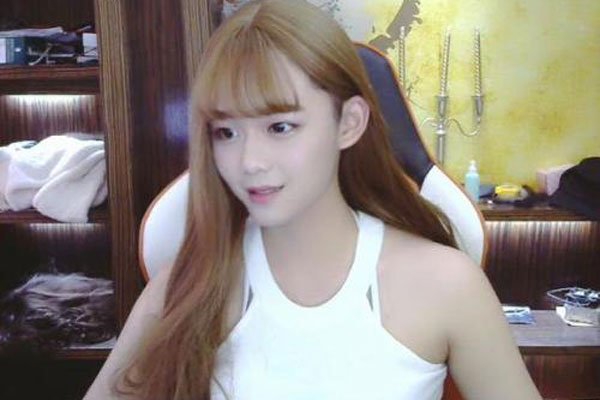 贝源哥和辛巴谁有钱 一个实业一个网红怎么比