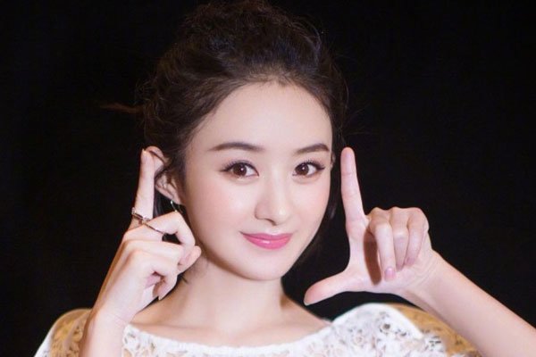 赵丽颖的鼻子叫什么鼻 塌鼻梁整容了吗
