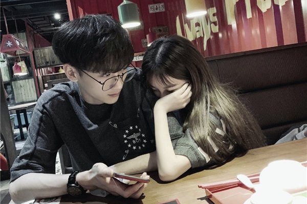 杨清柠用勺子挖处图片 拿勺子把人家的处破了