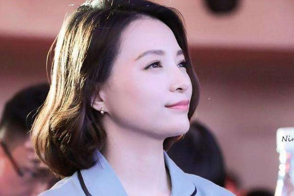 董卿在美国生子是真的吗 董卿是中国国籍还是美国国籍
