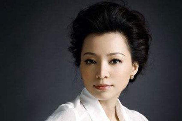 董卿在美国生子是真的吗 董卿是中国国籍还是美国国籍