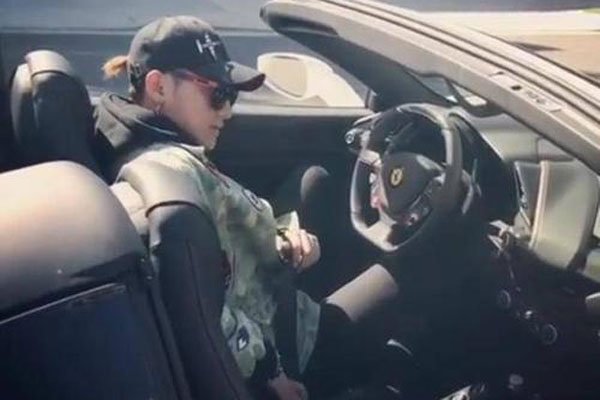 黄子韬家里真的有钱吗 看他生活环境跟观众哭穷