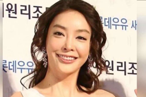 张紫妍生前被迫玩5p 张紫妍潜规则图片完整版演过的三级有哪些