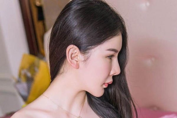 李丽莎顾欣怡私房照 完全是现实中的百合