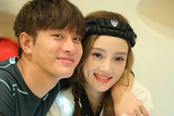 贾乃亮和李小璐离了么 屡次出轨离婚早晚的事儿