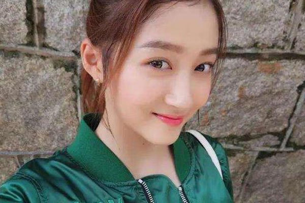 关晓彤鹿晗领证 鹿晗已经30了再不结婚就老了
