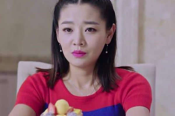王维维的奶多大 网友说她和柳岩的胸有一拼