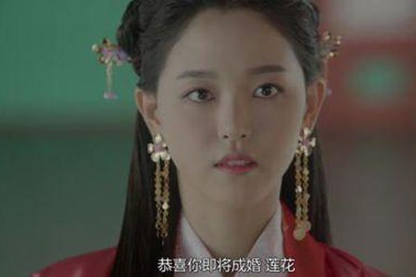 姜汉娜有啥黑点 性感路线是她名气飙升的关键