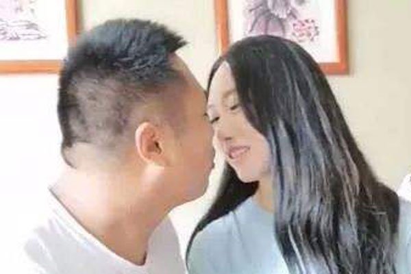甜菜玉baby红连衣裙视频是什么 卢漫玉让我明白了女人是水做的