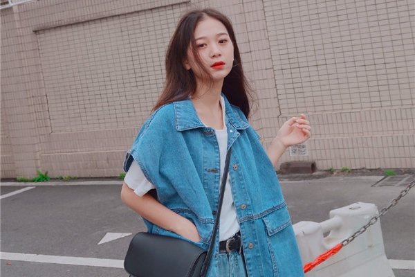 网红张曼如玉个人简介 建立了一个创业讨论小组