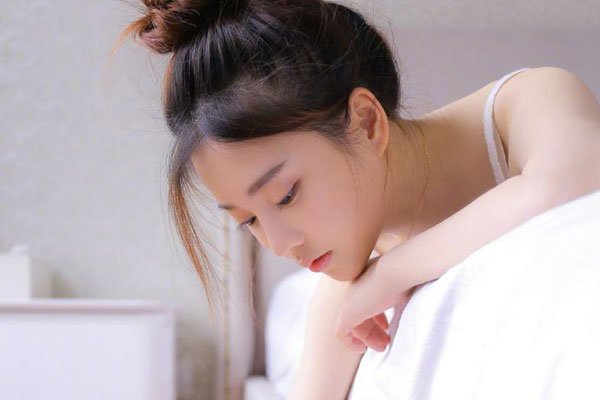 冯提莫给小刚做评 被骂没资格改变不了网红身份
