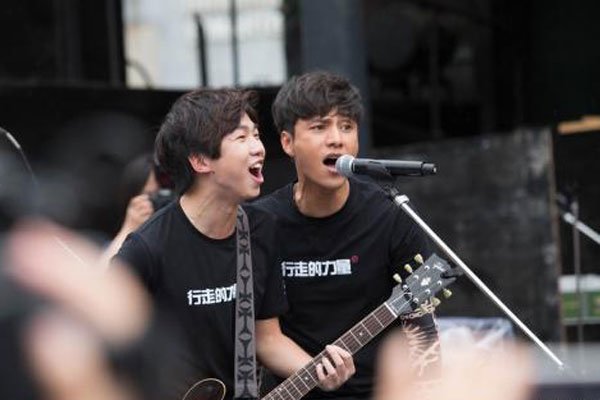 陈坤白举纲什么关系 很简单的伯乐与千里马模式