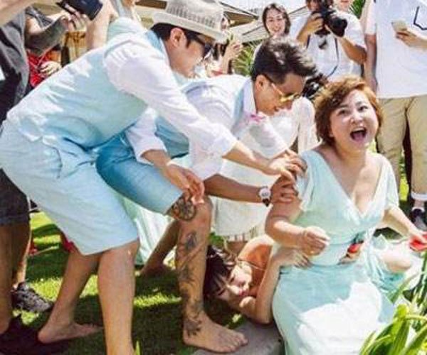 柳岩伴娘事件是什么情况 第一该道歉的不该是婚礼主人吗