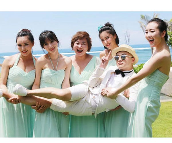 柳岩伴娘事件是什么情况 第一该道歉的不该是婚礼主人吗