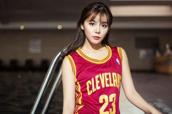 腾讯nba美娜个人资料 又能主持又能跳舞简直全能